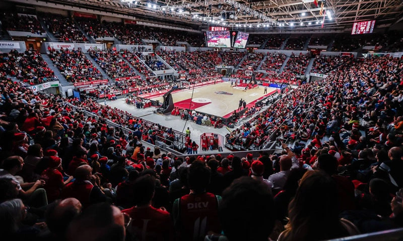 Copa de la Reina 2025: Zaragoza se prepara para un evento histórico del baloncesto femenino 1 El Pabellón Prícnipe Felipe de Zaragoza durante un partido