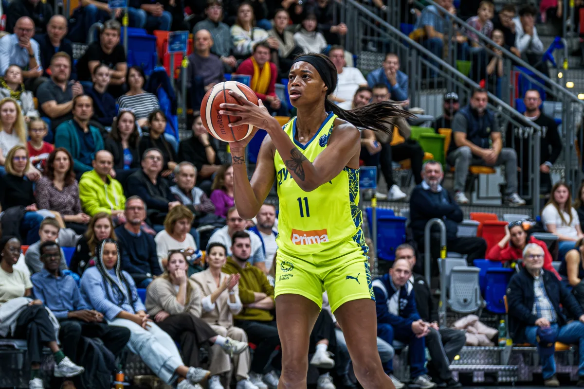 Valencia Basket gana sobre la bocina gracias a Iagupova 1 ZVVZ USK Praha - Valencia Basket Club