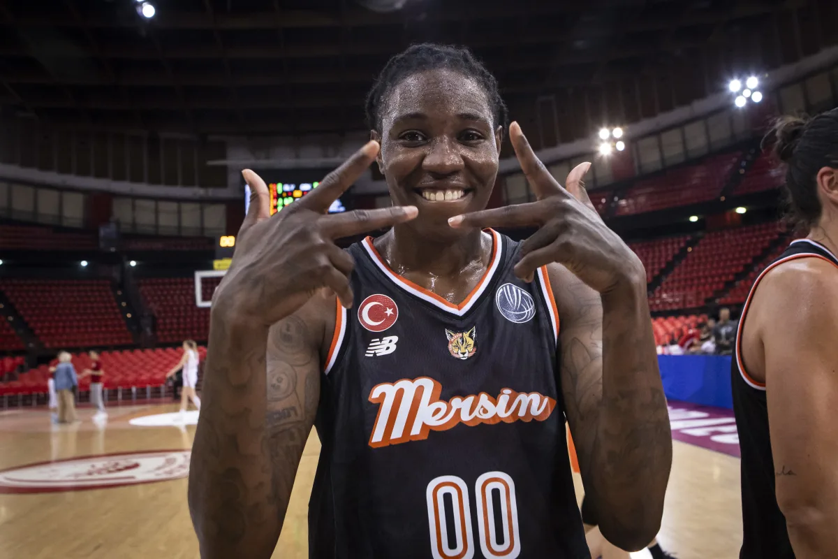 CBK Mersin vence a Olympiacos con una gran Natasha Howard 1 Natasha Howard (CBK Mersin) celebrando la victoria